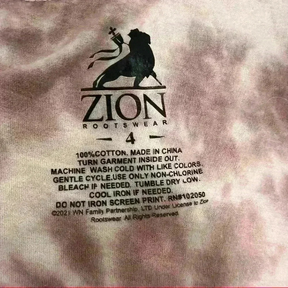 Zion Rootswear Womens Willie Nelson Tye Dye Cold Shoulder Graphic Tee Sz 4 Boho - Picture 4 of 9